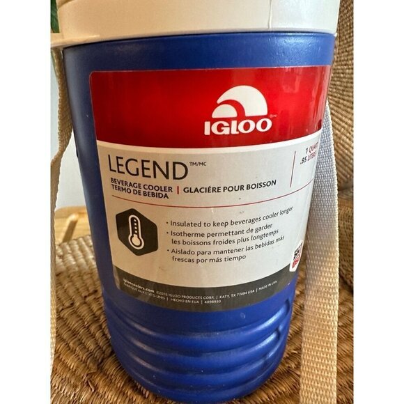 Igloo Legend Beverage Cooler - Picture 2 of 6